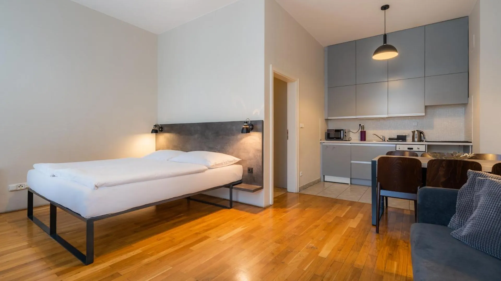 Ea Aparthotel Melantrich Prague Hotel